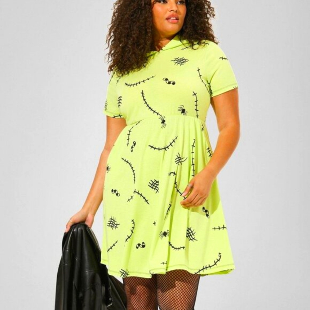 ❤️NWT TORRID NIGHTMARE BEFORE CHRISTMAS OOGIE BOOGIE HOODED DRESS - Picture 1 of 13